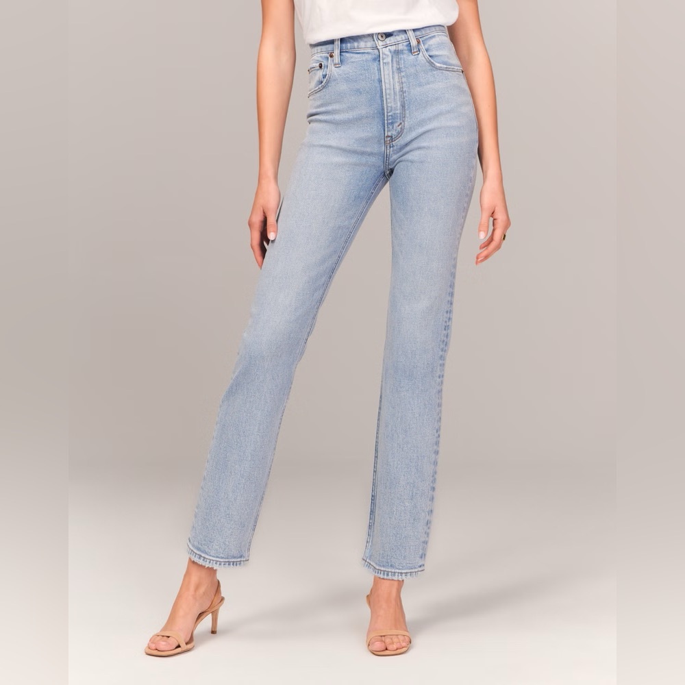 Abercrombie Ultra High Rise Ankle Straight Jean